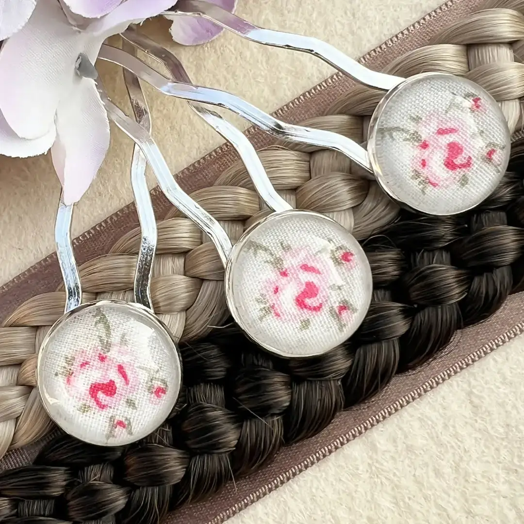 Trachtenhaarnadel mit Rosen rosa No. 4 – Bild 12 – Chiemgauer Heimatwerk Trachten-Onlineshop Trachtenhaarnadel mit Rosen rosa No. 4 - Bild 12 - Chiemgauer Heimatwerk Trachten-Onlineshop