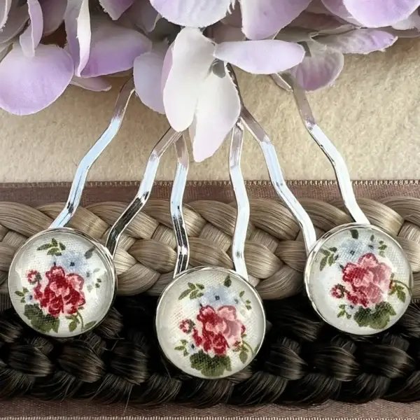 Trachtenhaarnadel mit Rosen creme No. 1 – Bild 8 – Chiemgauer Heimatwerk Trachten-Onlineshop Trachtenhaarnadel mit Rosen creme No. 1 - Bild 8 - Chiemgauer Heimatwerk Trachten-Onlineshop