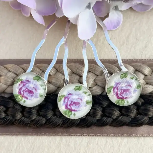 Trachtenhaarnadel mit Rosen lila No. 1 – Bild 8 – Chiemgauer Heimatwerk Trachten-Onlineshop Trachtenhaarnadel mit Rosen lila No. 1 - Bild 8 - Chiemgauer Heimatwerk Trachten-Onlineshop