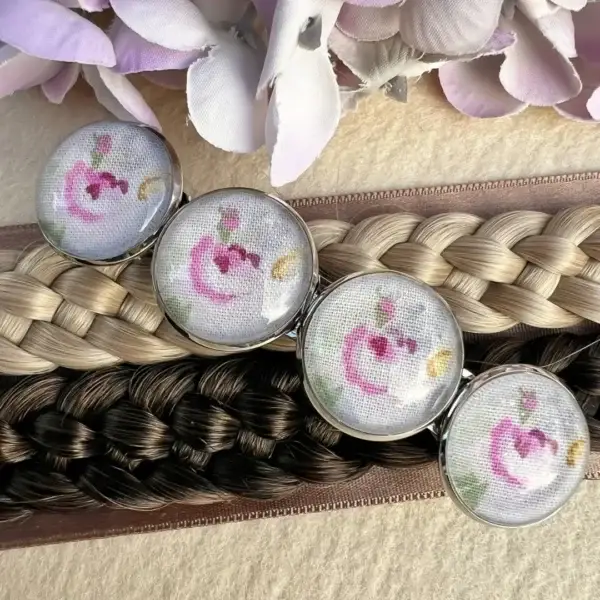 Trachten-Haarspange für Damen mit Rosen hellgrau – Bild 8 – Chiemgauer Heimatwerk Trachten-Onlineshop Trachten-Haarspange für Damen mit Rosen hellgrau - Bild 8 - Chiemgauer Heimatwerk Trachten-Onlineshop