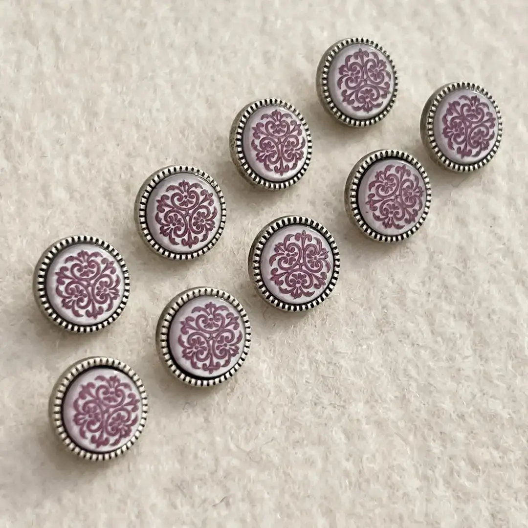 Trachtenknopf mit Ornament in rosa – Bild 11 – Chiemgauer Heimatwerk Trachten-Onlineshop Trachtenknopf mit Ornament in rosa - Bild 11 - Chiemgauer Heimatwerk Trachten-Onlineshop