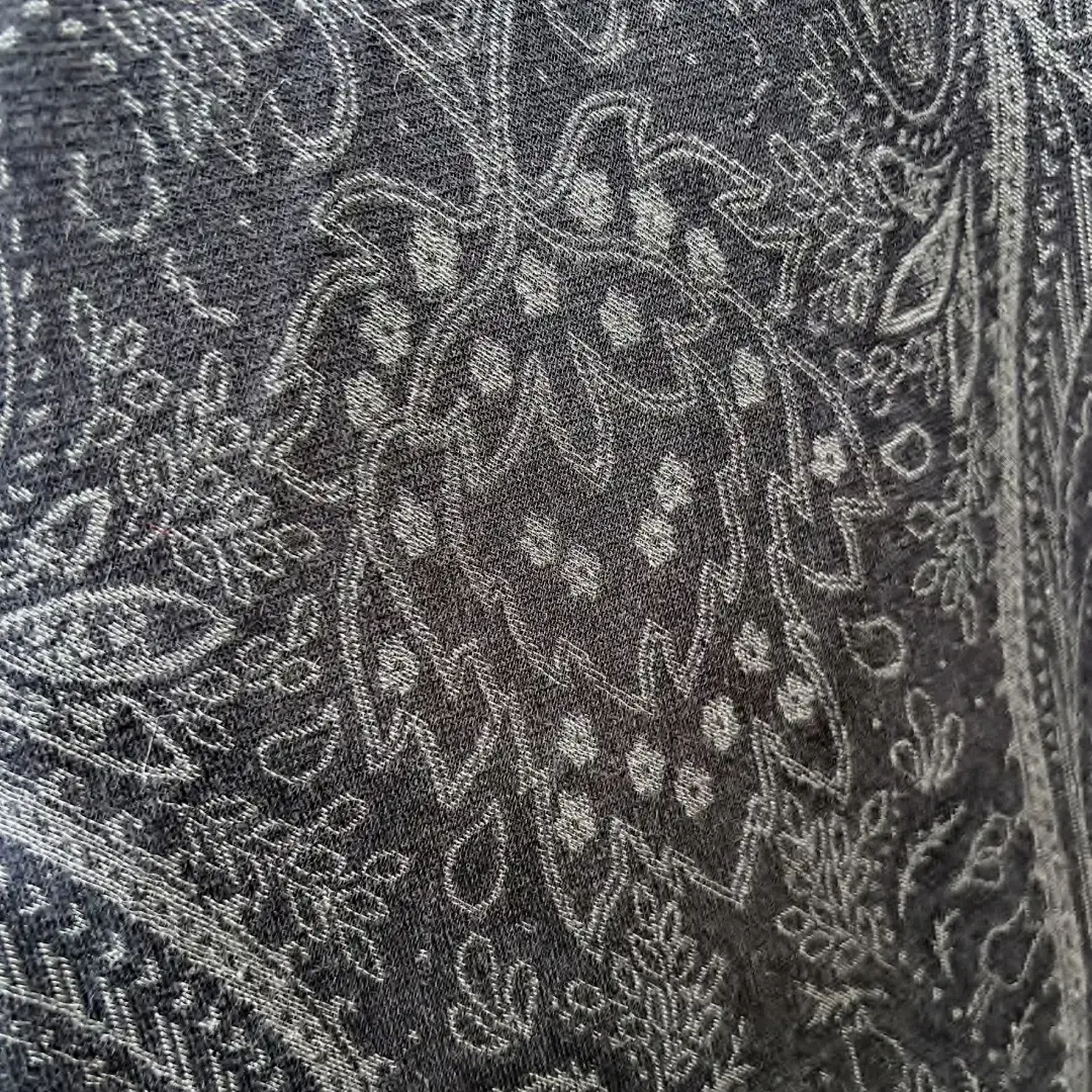 Schalktuch Wiener Schal Tölzer Tuch aus Seide No. 35 – Bild 15 – Chiemgauer Heimatwerk Trachten-Onlineshop Schalktuch Wiener Schal Tölzer Tuch aus Seide No. 35 - Bild 15 - Chiemgauer Heimatwerk Trachten-Onlineshop